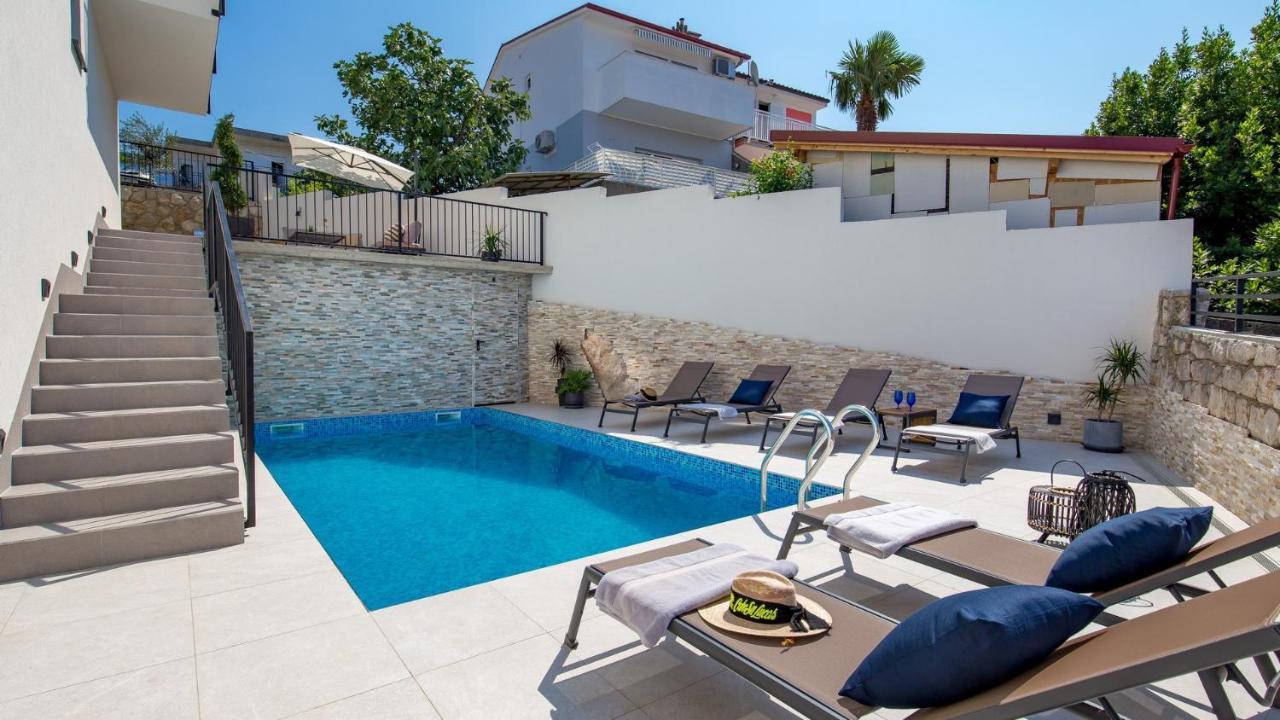 Apartments Villa Frankola With Swimming Pool ซริกเวนิซา ภายนอก รูปภาพ