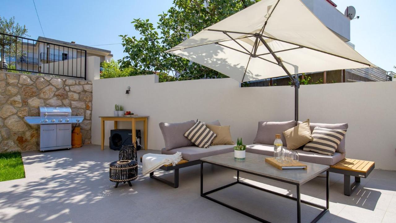 Apartments Villa Frankola With Swimming Pool ซริกเวนิซา ภายนอก รูปภาพ