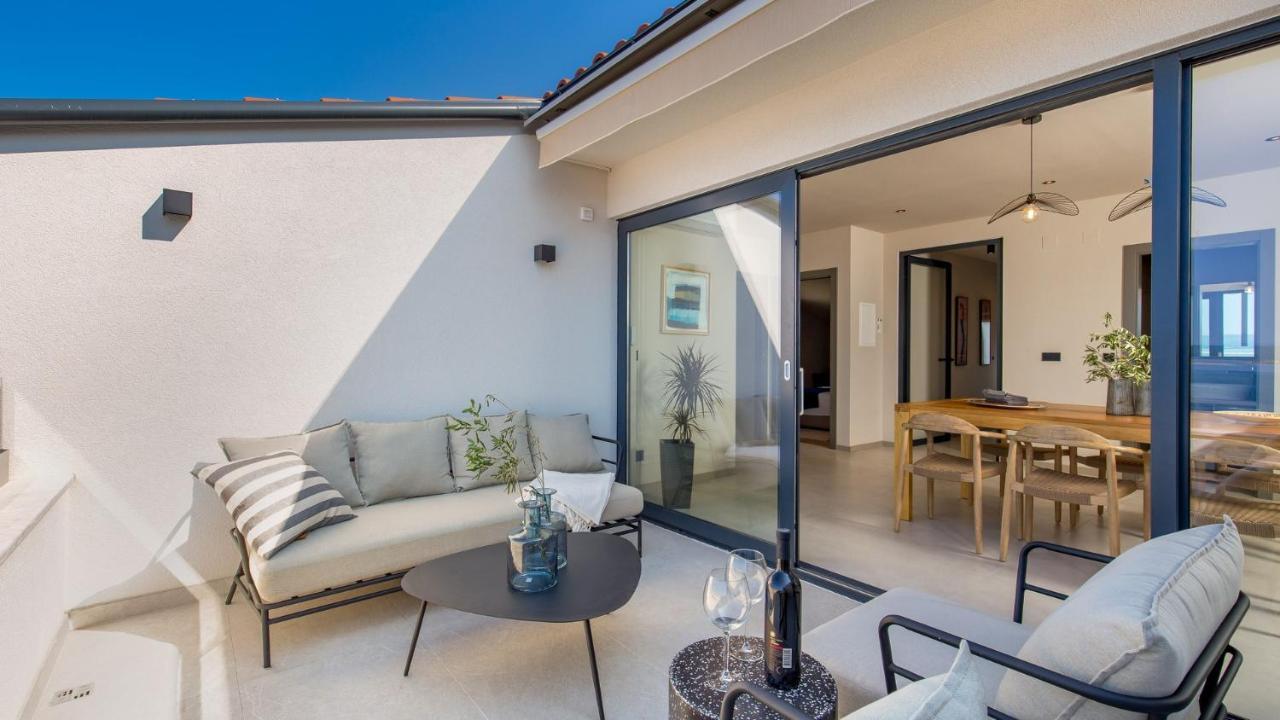 Apartments Villa Frankola With Swimming Pool ซริกเวนิซา ภายนอก รูปภาพ