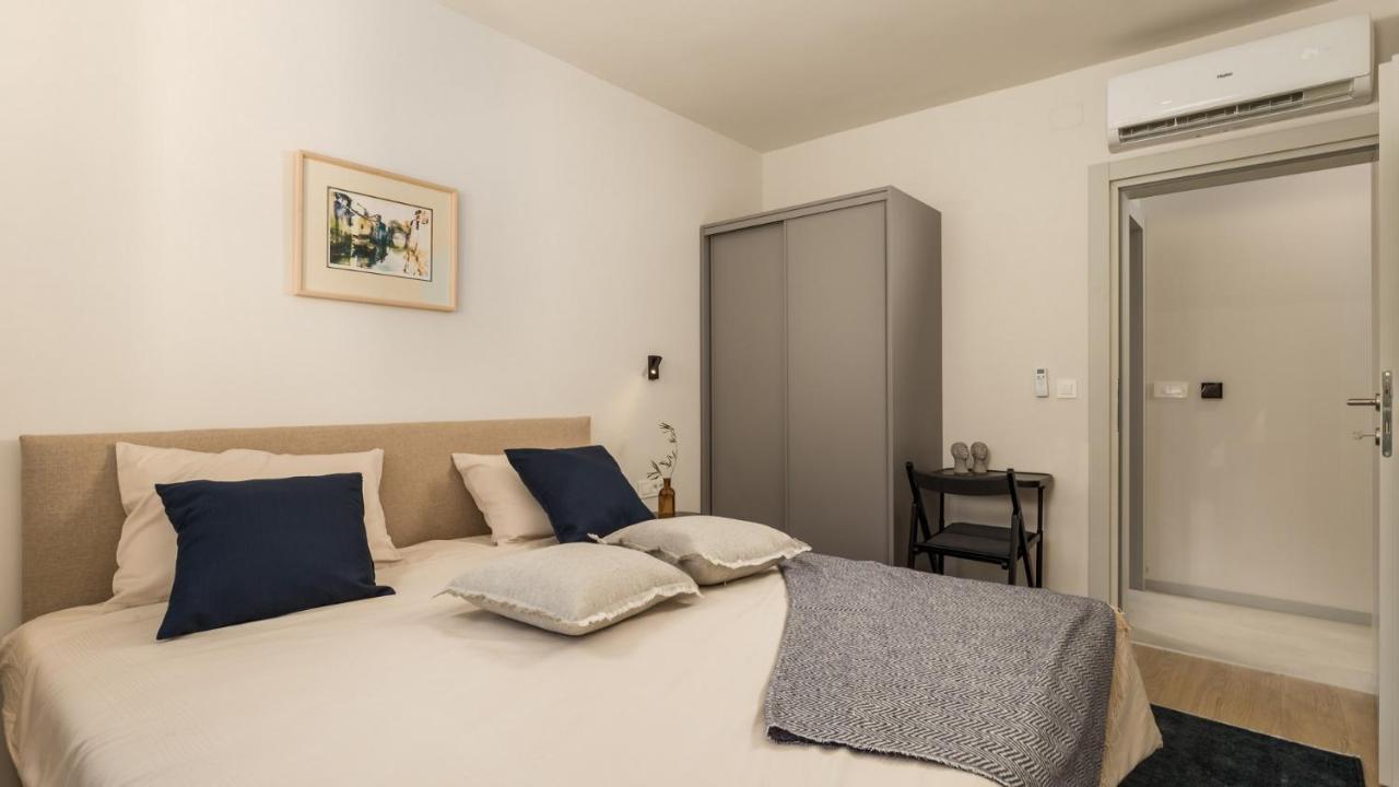 Apartments Villa Frankola With Swimming Pool ซริกเวนิซา ภายนอก รูปภาพ
