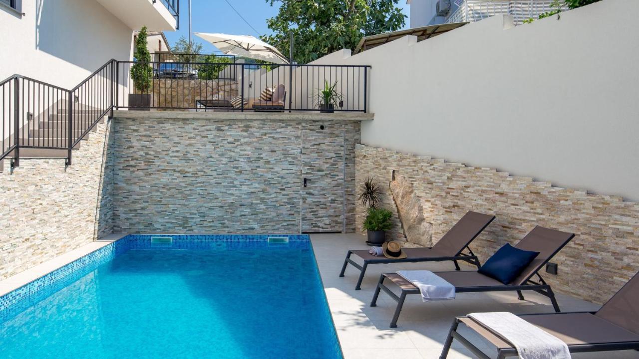 Apartments Villa Frankola With Swimming Pool ซริกเวนิซา ภายนอก รูปภาพ