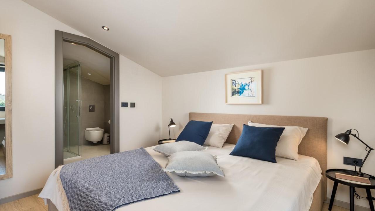 Apartments Villa Frankola With Swimming Pool ซริกเวนิซา ภายนอก รูปภาพ