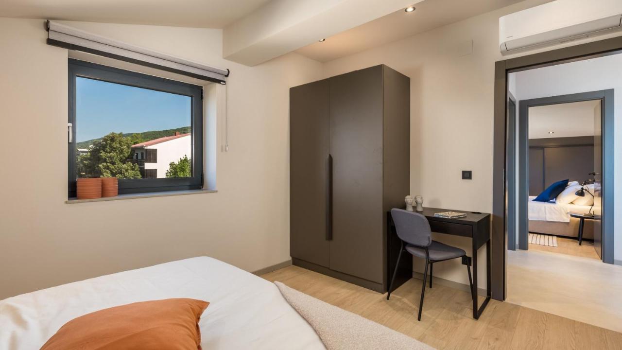 Apartments Villa Frankola With Swimming Pool ซริกเวนิซา ภายนอก รูปภาพ