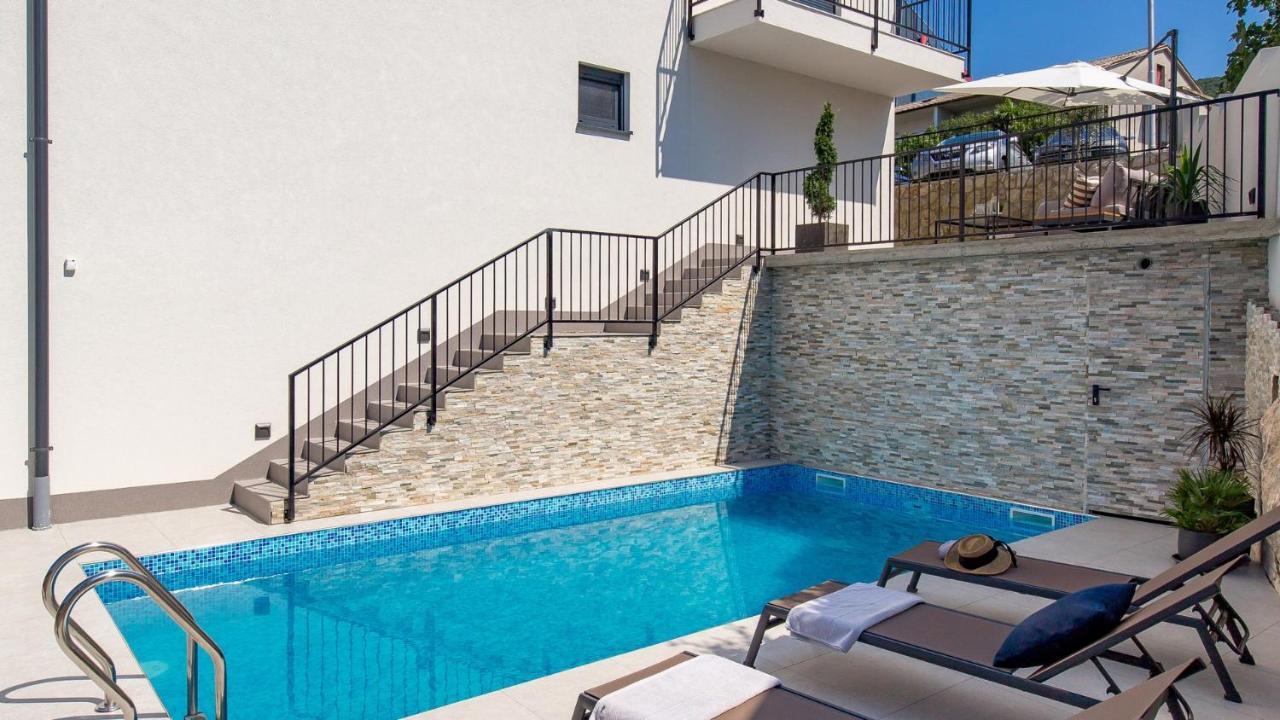 Apartments Villa Frankola With Swimming Pool ซริกเวนิซา ภายนอก รูปภาพ
