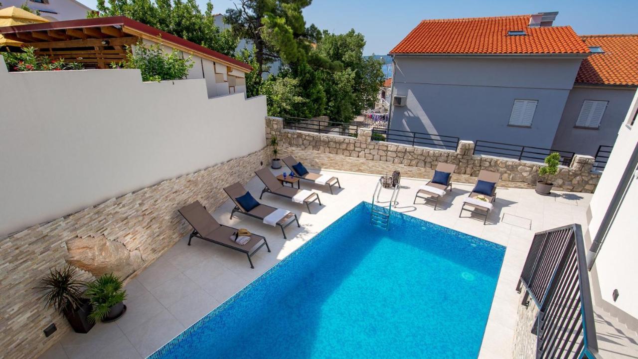 Apartments Villa Frankola With Swimming Pool ซริกเวนิซา ภายนอก รูปภาพ