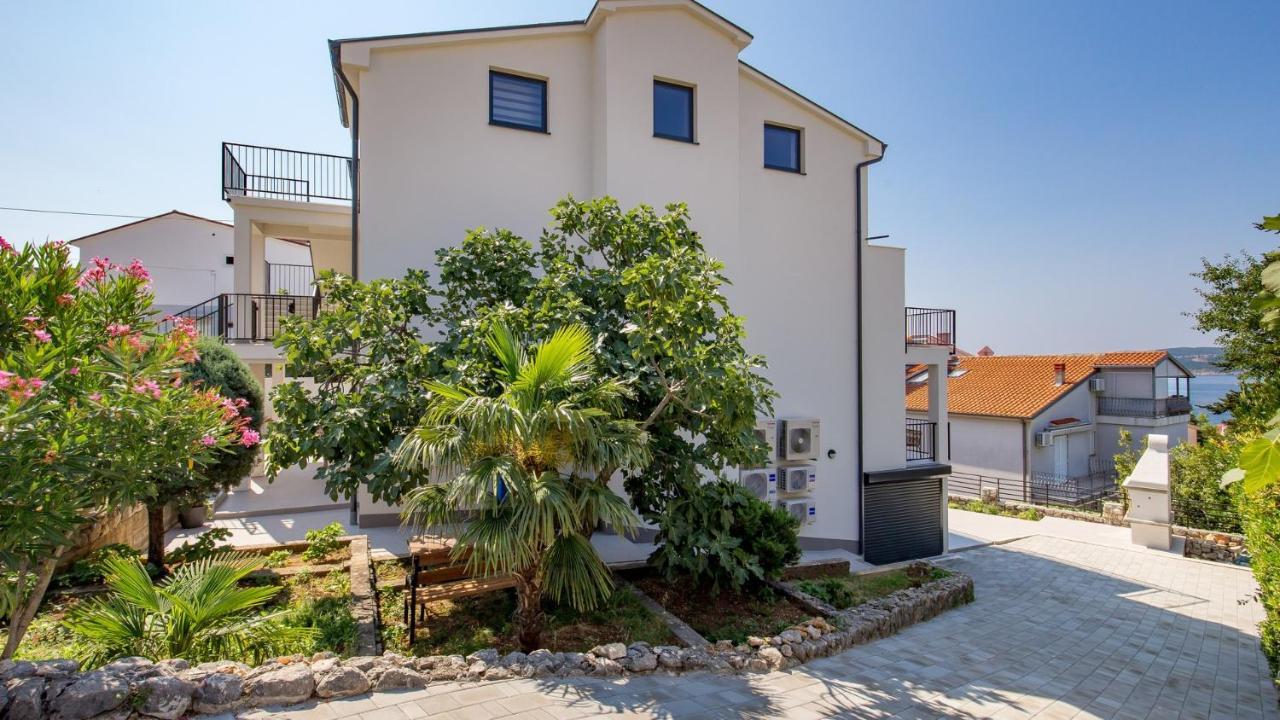 Apartments Villa Frankola With Swimming Pool ซริกเวนิซา ภายนอก รูปภาพ