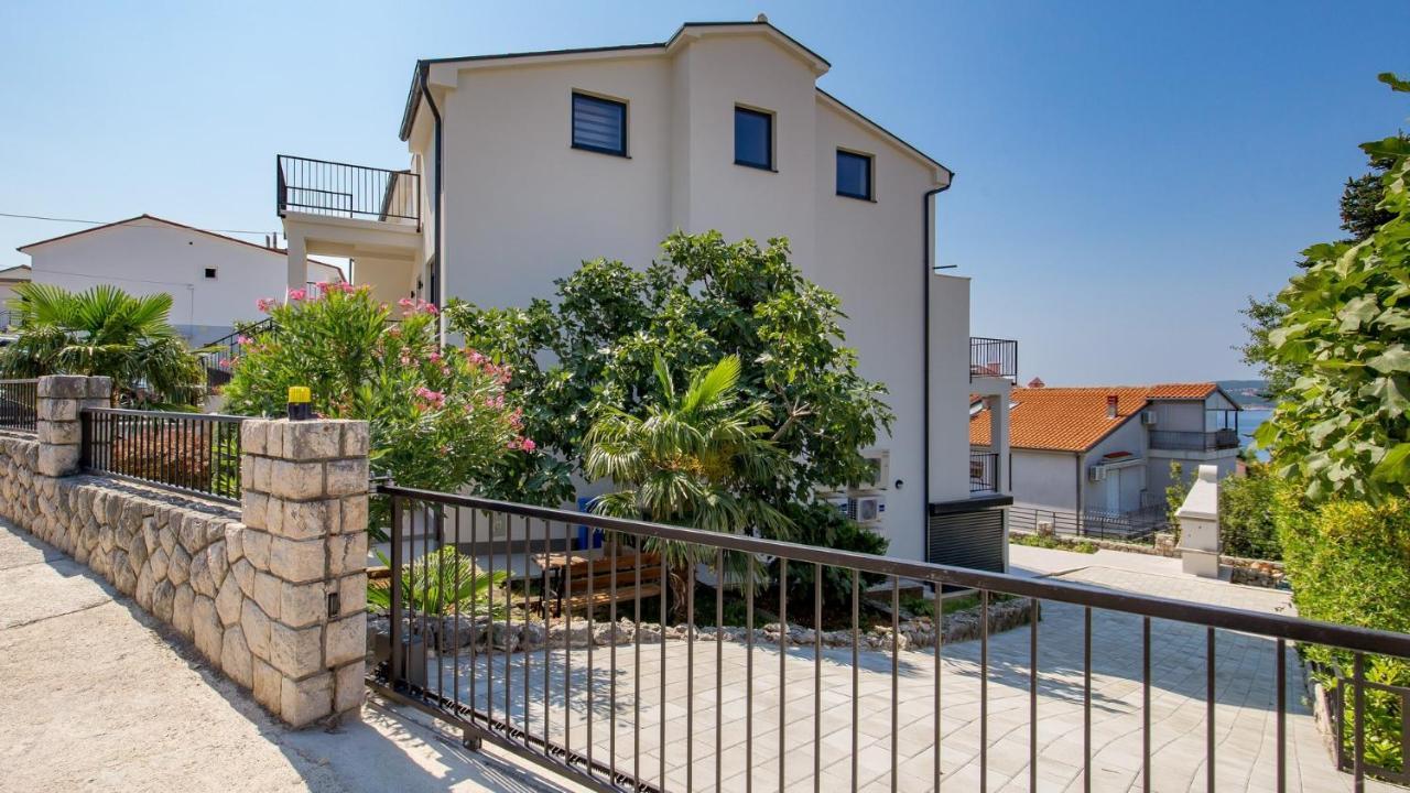 Apartments Villa Frankola With Swimming Pool ซริกเวนิซา ภายนอก รูปภาพ